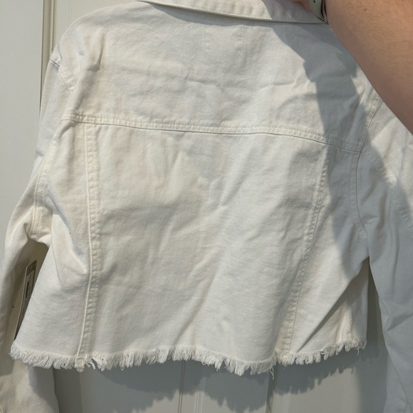 NWT CROPPED WHITE JEAN JACKET - Picture 5 of 7